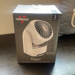 Vornado Flippi V6 Compact Oscillating Air Circulator Fan, ice white